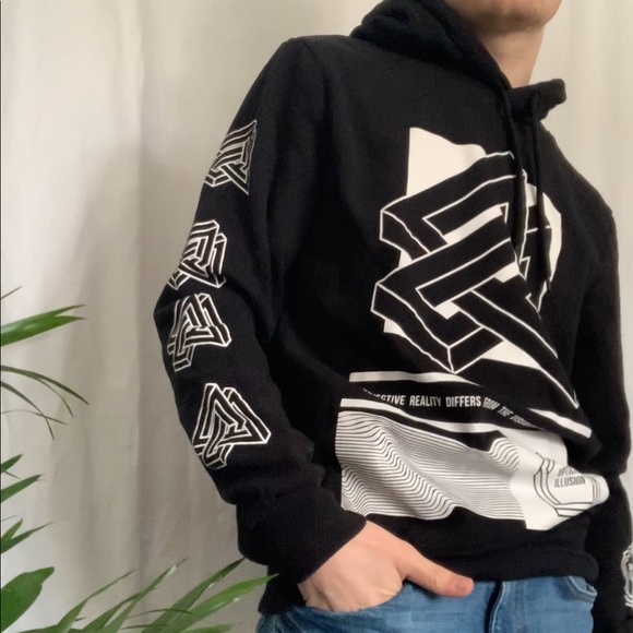 ☀️Graphic design hoodie size small🔥 - Picture 5 of 5